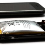 Cara Mengatasi Baterai Kembung dengan Aman, Biar Laptop dan HP Tetap Awet