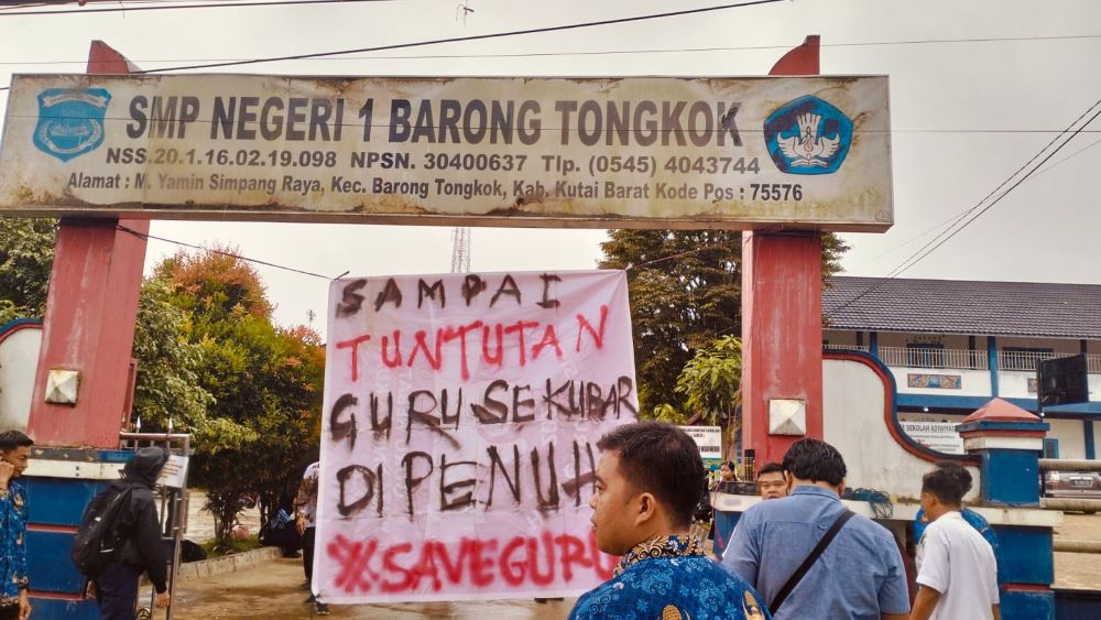 Tuntut Kesetaraan Tunjangan, Ribuan Guru di Kutai Barat Mogok Massal