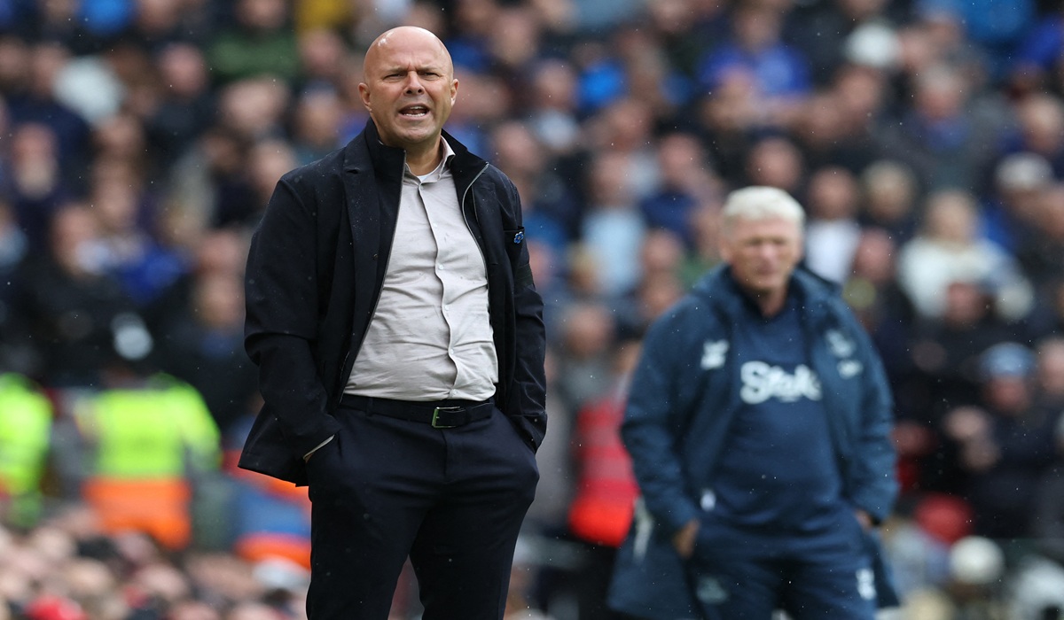 Arne Slot Punya Dilema Mewah di Lini Serang Liverpool