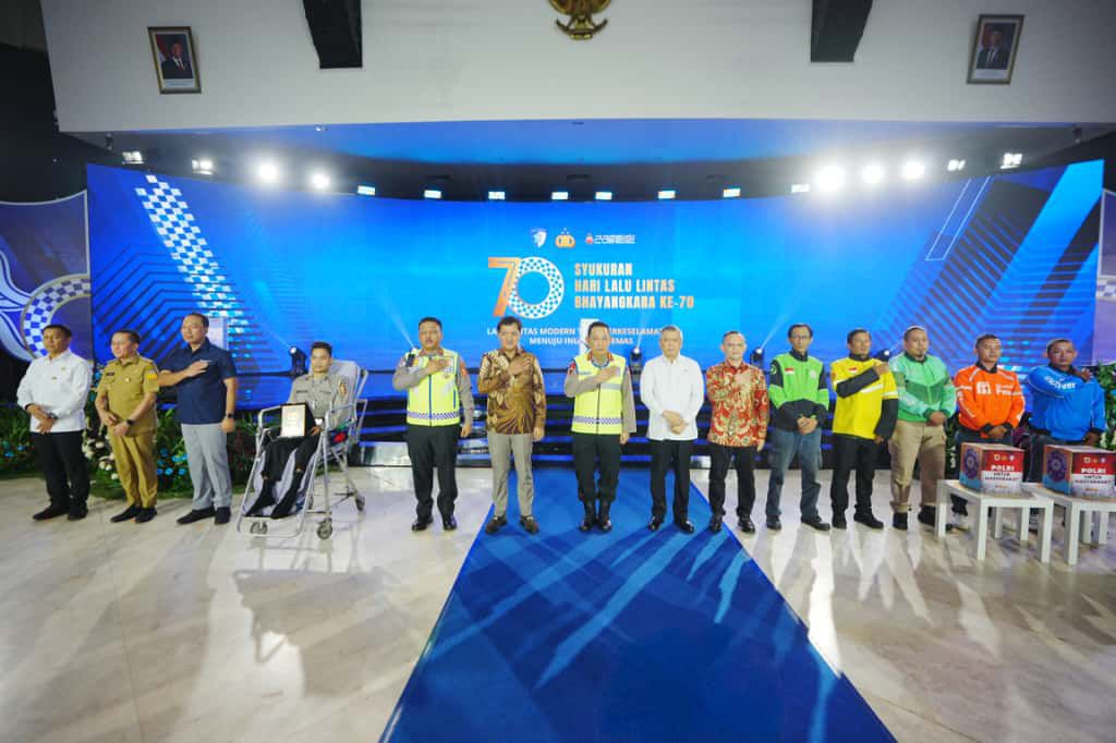 Dirjen Keuangan Daerah Kemendagri Terima Penghargaan dari Kapolri