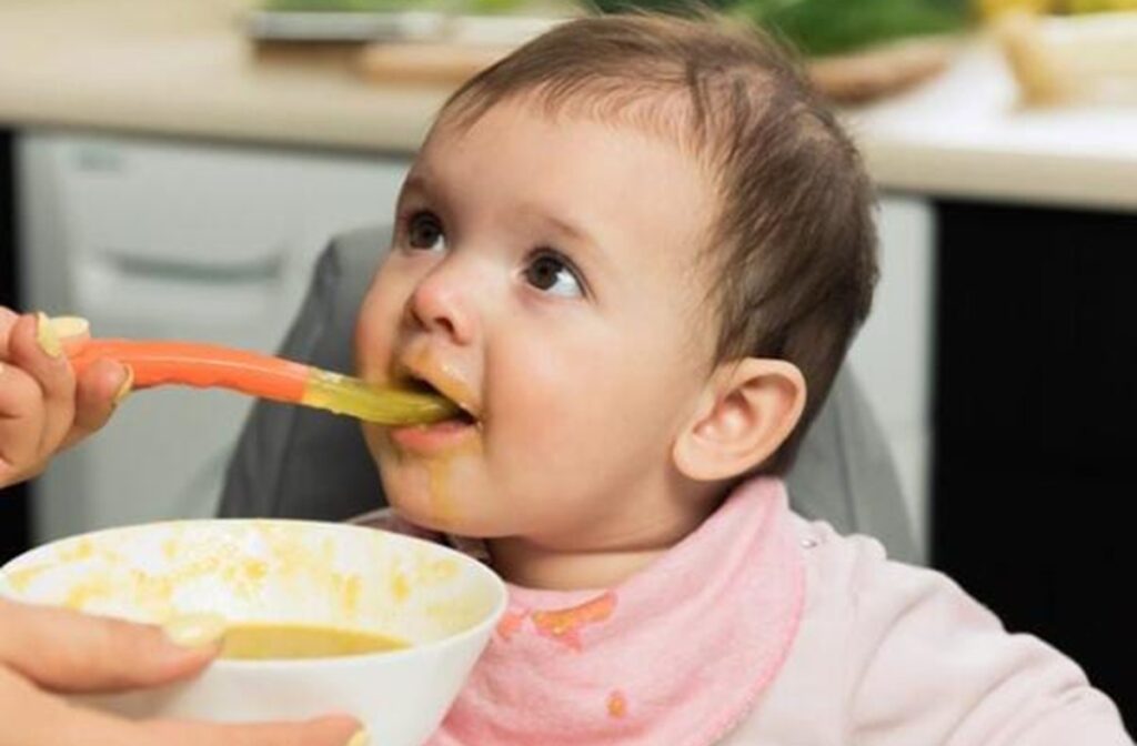 10 Makanan untuk Bayi 9 Bulan yang Tingkatkan Kecerdasan dan Pertumbuhan Otak