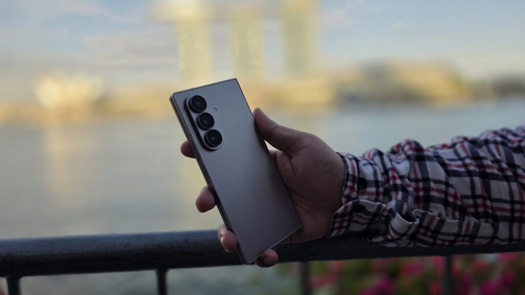 Review Samsung Galaxy Z Fold7: Lipatan Semakin Tipis, Fitur Semakin Pintar