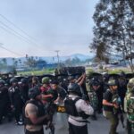 6 Personel Satgas Maleo Kopassus Dievakuasi Brimob Polda Papua saat Kerusuhan di Yalimo