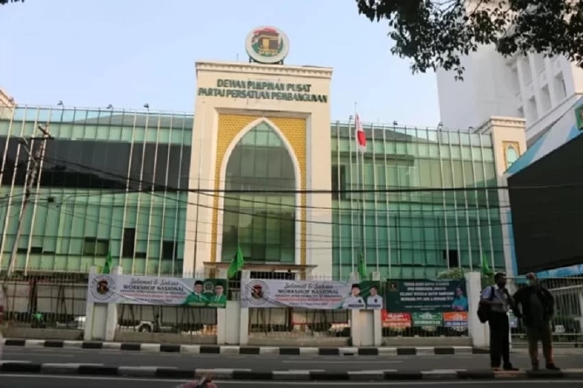 Jimly Sebut Ketua Umum PPP Harusnya dari Internal Partai