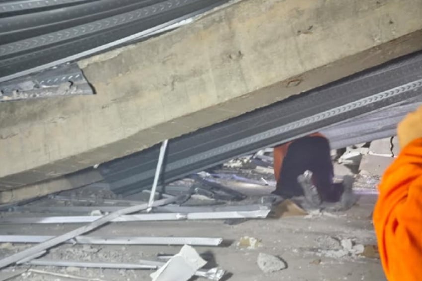 Korban Bangunan Ambruk Ponpes Al Khoziny Sidoarjo, Polda Jatim: 1 Tewas 79 Luka