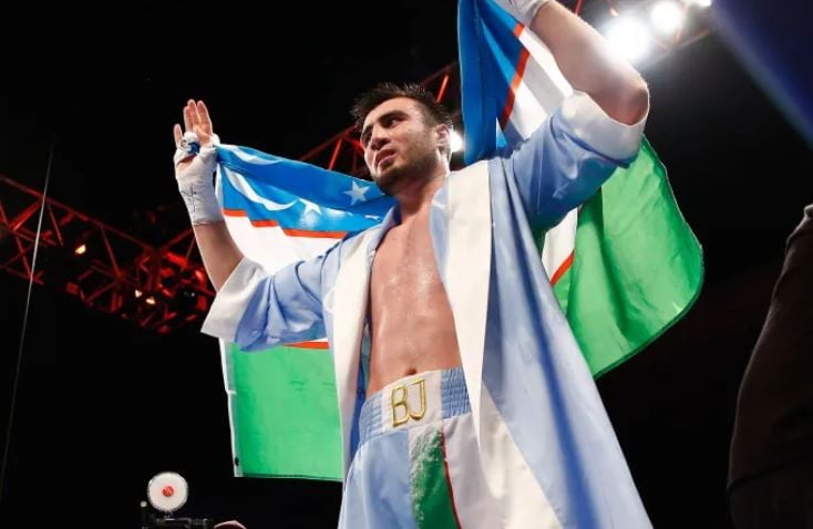 Petinju Tak Terkalahkan Kelas Berat Ini Comeback Lawan Vitaly