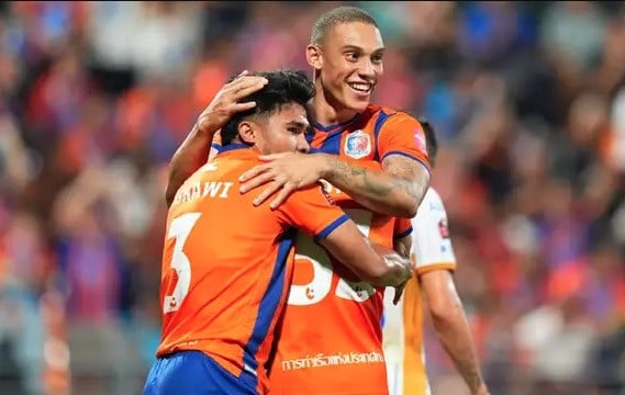 Asnawi Mangkualam Bersinar saat Port FC Sikat Chonburi