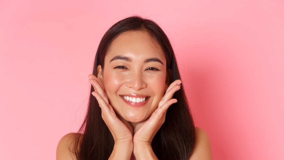 Cara Merawat Wajah agar Glowing, Ternyata Kuncinya Bukan Skincare Mahal