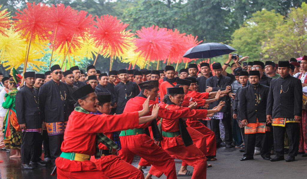 50 Pantun Pernikahan Lucu yang Bikin Ngakak dan Romantis