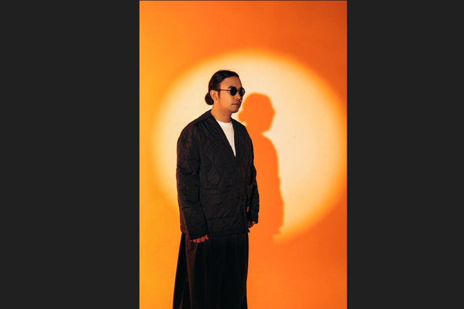 Yalla Habibi, Persembahan DJ Whisnu Santika tentang Cinta Masa Kini