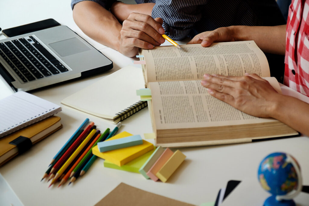 Apa Itu Kata Berimbuhan Pengertian, Jenis, dan Contoh Lengkap