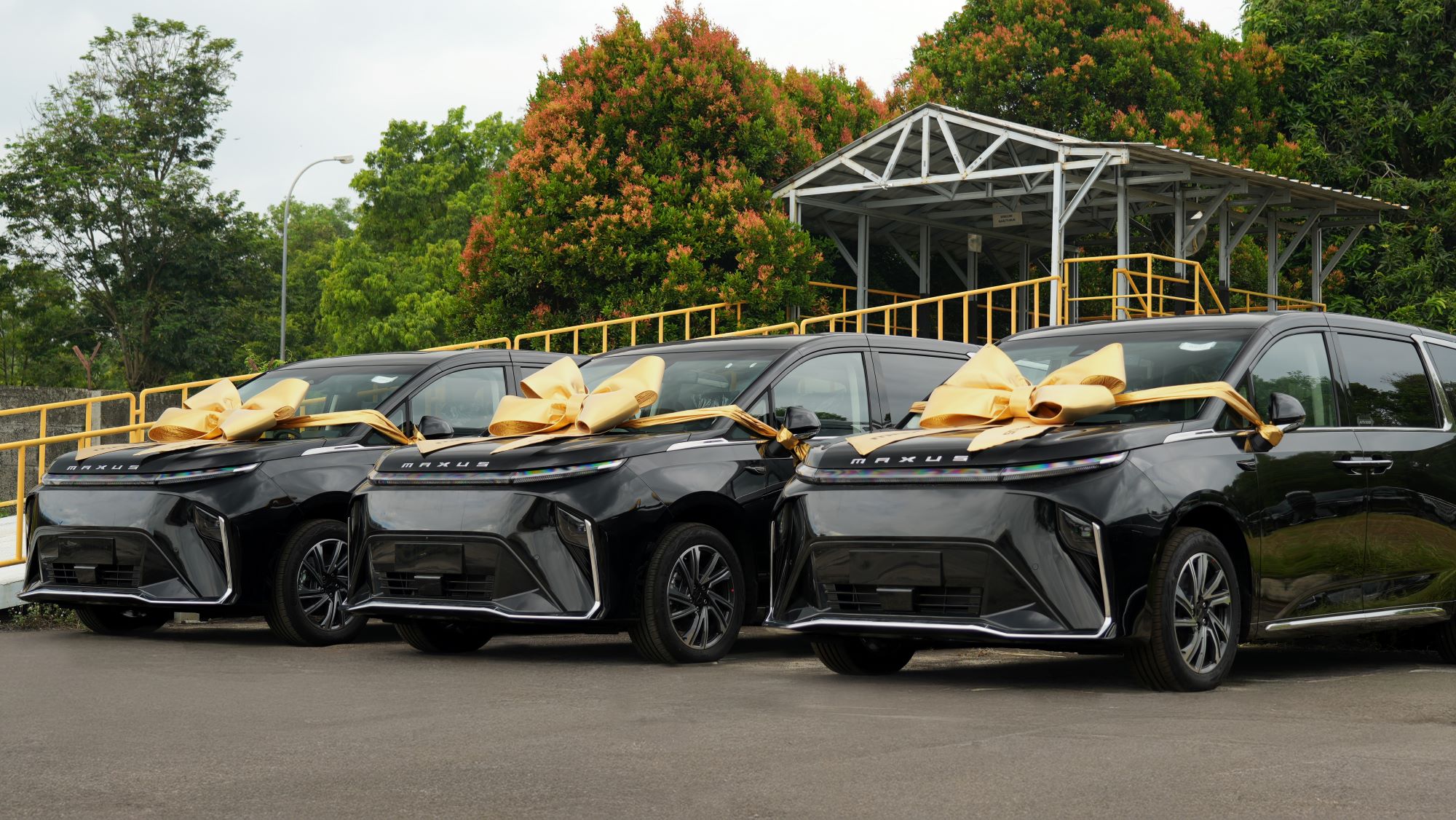 MAXUS Serahkan MIFA 7 dan MIFA 9 Produksi Lokal Pertama dengan Standar Keselamatan 5 Star Euro NCAP