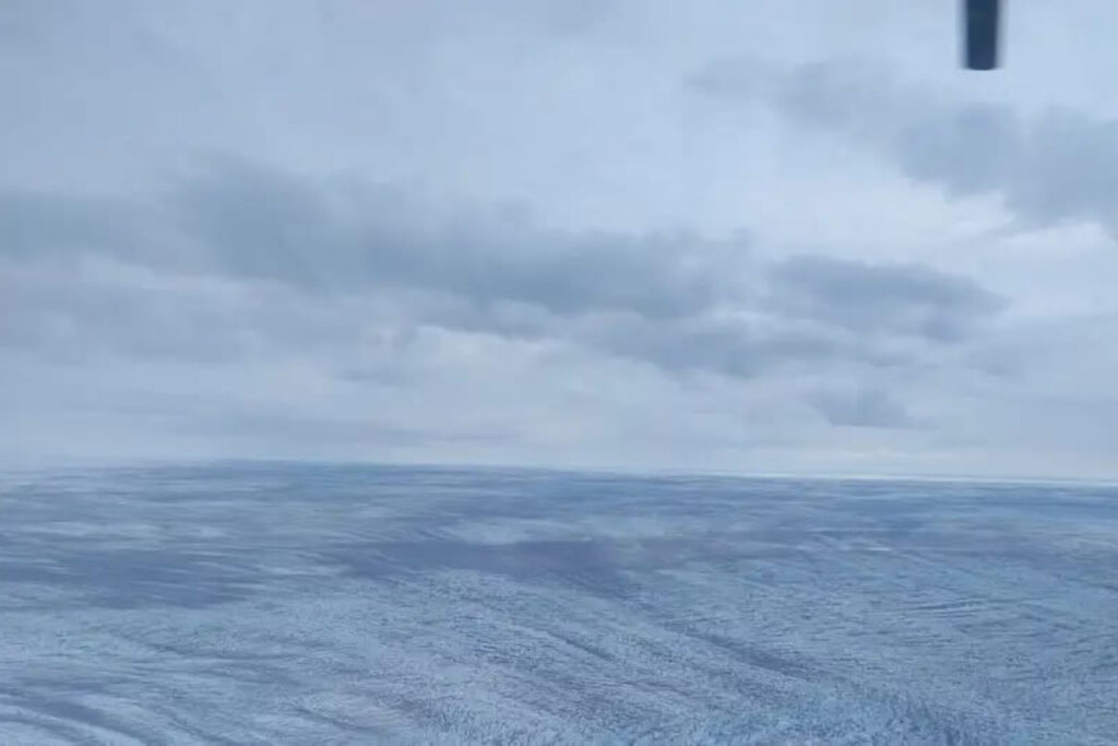 Radar GNSS Tunjukkan Greenland Menyusut dan Bergeser 2 Sentimeter per Tahunnya