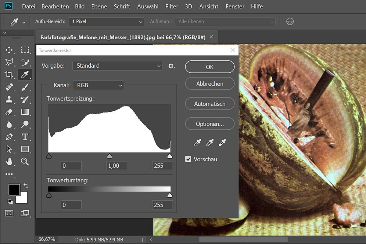 12 Fitur Adobe Photoshop Paling Berguna untuk Edit Foto