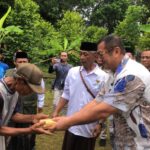 Bos Ikan Koi Bedah Rumah tak Layak yang Dihuni 11 Orang di Kota Banjar