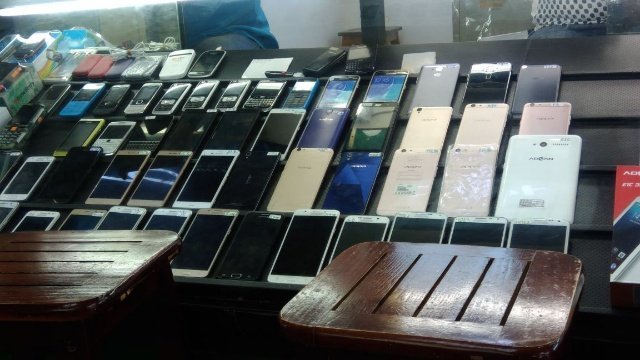 Mirip Transaksi Motor Second, Komdigi Wacanakan Balik Nama HP Bekas