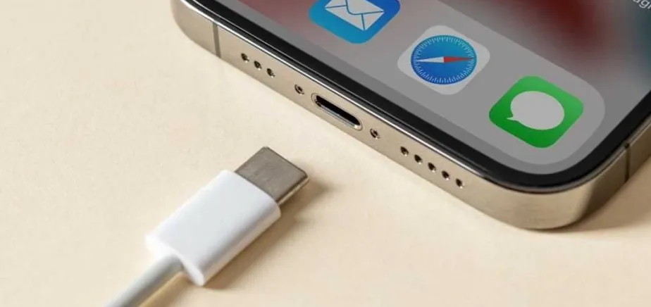 Smartphone Makin Sepi, Kabel USB Bisa Hilang dari Kotak