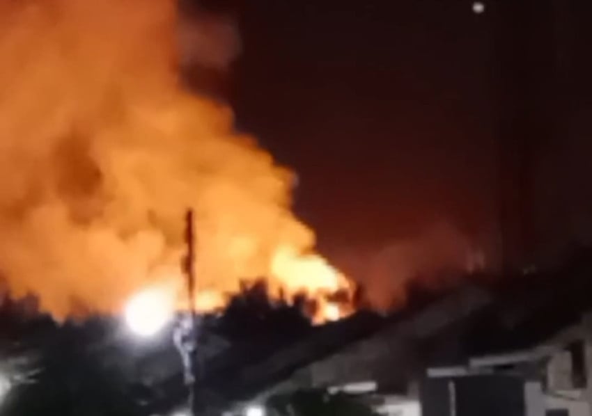 Kilang Pertamina di Dumai Meledak dan Terbakar