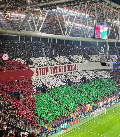 Koreografi Raksasa Bendera Palestina Guncang Laga Galatasaray vs Bodo/Glimt di Liga Champions
