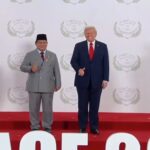 Prabowo-Trump Kompak Pose Jempol saat Sesi Foto di KTT Gaza