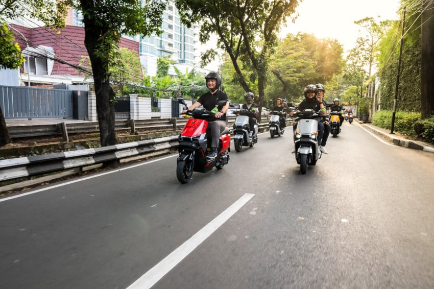 Sepeda Listrik Ofero Stareer 3 Lit Tembus 120 KM, Desain Futuristik Anti Hujan & Bisa Dicustom!