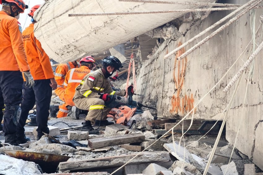 Update Santri Meninggal Tertimbun di Ponpes Al Khoziny Sidoarjo, Total 13 Jenazah Dievakuasi