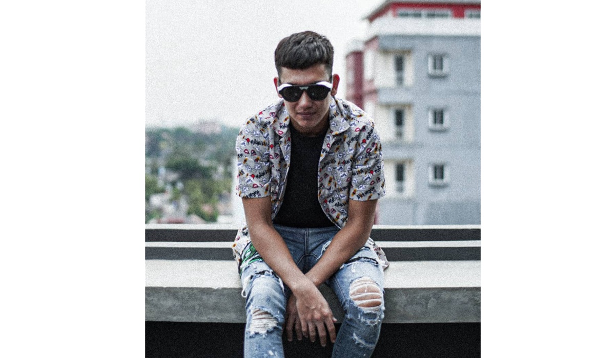 Ini Siasat Adipati Dolken Saat Berperan dalam Film Adaptasi Drama Korea