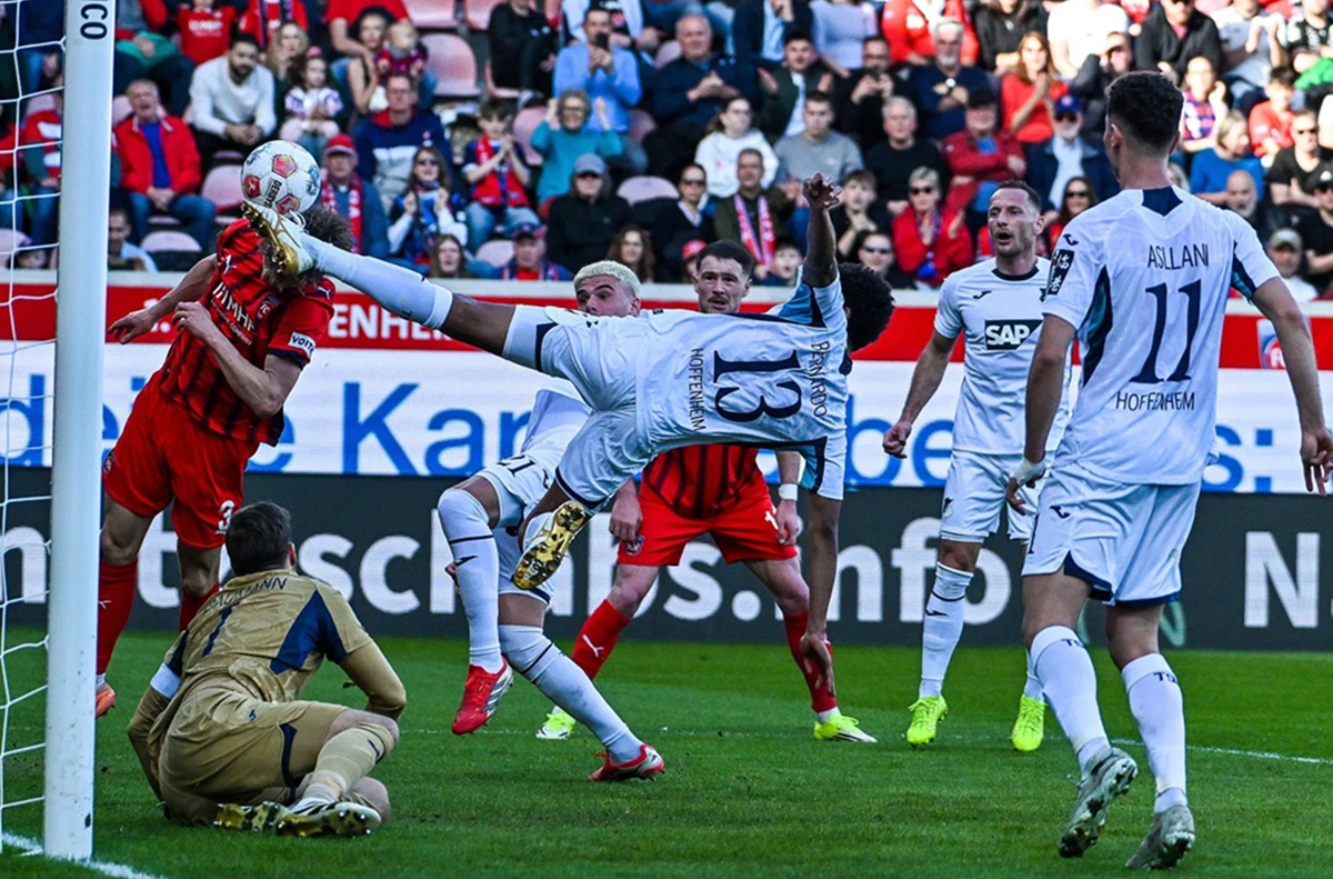 Heidenheim vs Hofdenheim Alexander Prass Mengamuk, Hoffenheim Hancurkan Heidenheim 4-2 dan Tembus Tiga Besar
