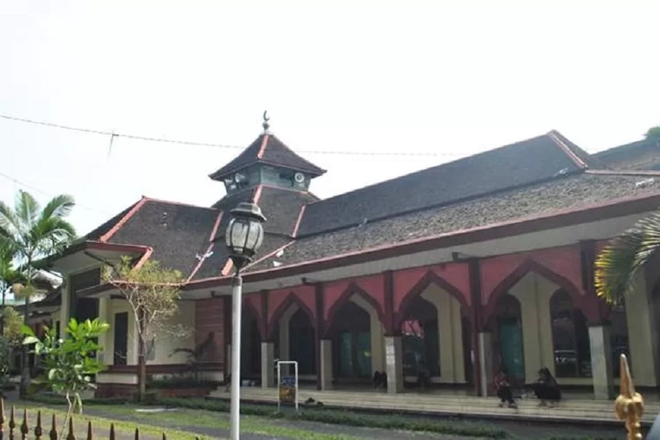 Jadwal Salat dan Imsakiyah Kota Bandung Hari Ini, 27 Ramadan 1447 H