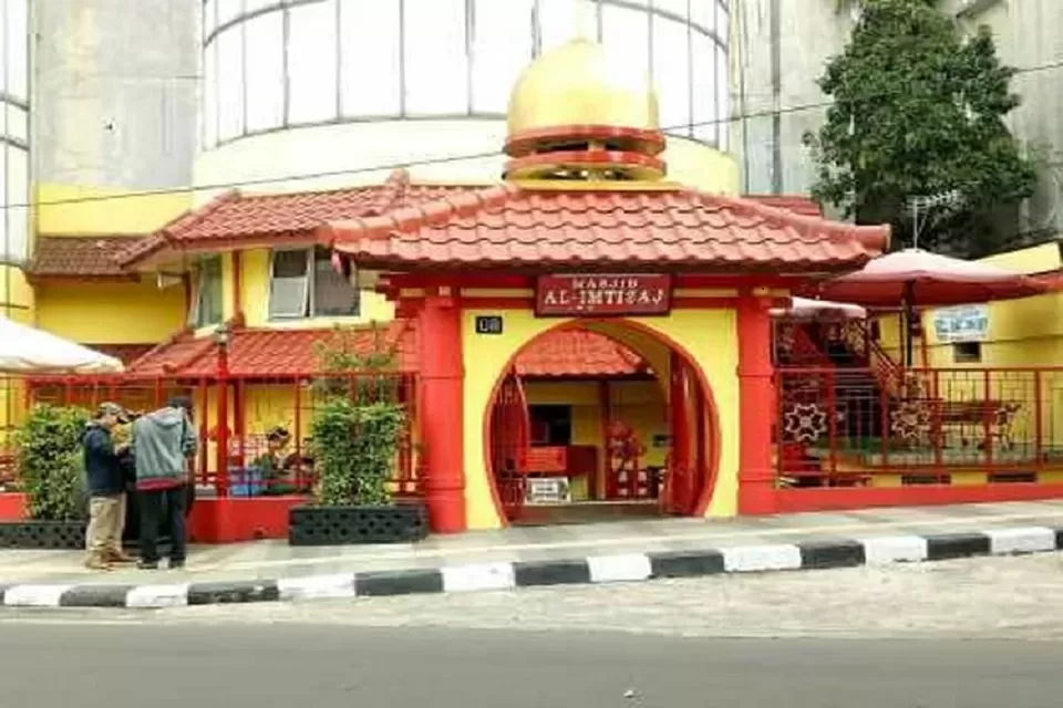 Jadwal Salat dan Imsakiyah Kota Bandung Hari Ini, 28 Ramadan 1447 H