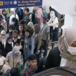 Puncak Arus Balik Lebaran, Pemudik Terus Berdatangan di Stasiun Pasar Senen Malam Ini