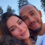 Lewis Hamilton Pamerkan Kemesraan dengan Sang Kekasih, Kim Kardashian