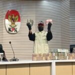 KPK Sita Catatan Keuangan usai Geledah Rumah Dinas hingga Kantor Bupati Lombok Barat