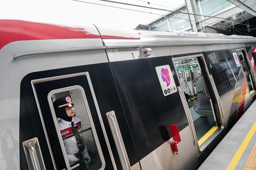 Perjalanan KRL Cikarang Alami Keterlambatan, Ini Penyebabnya